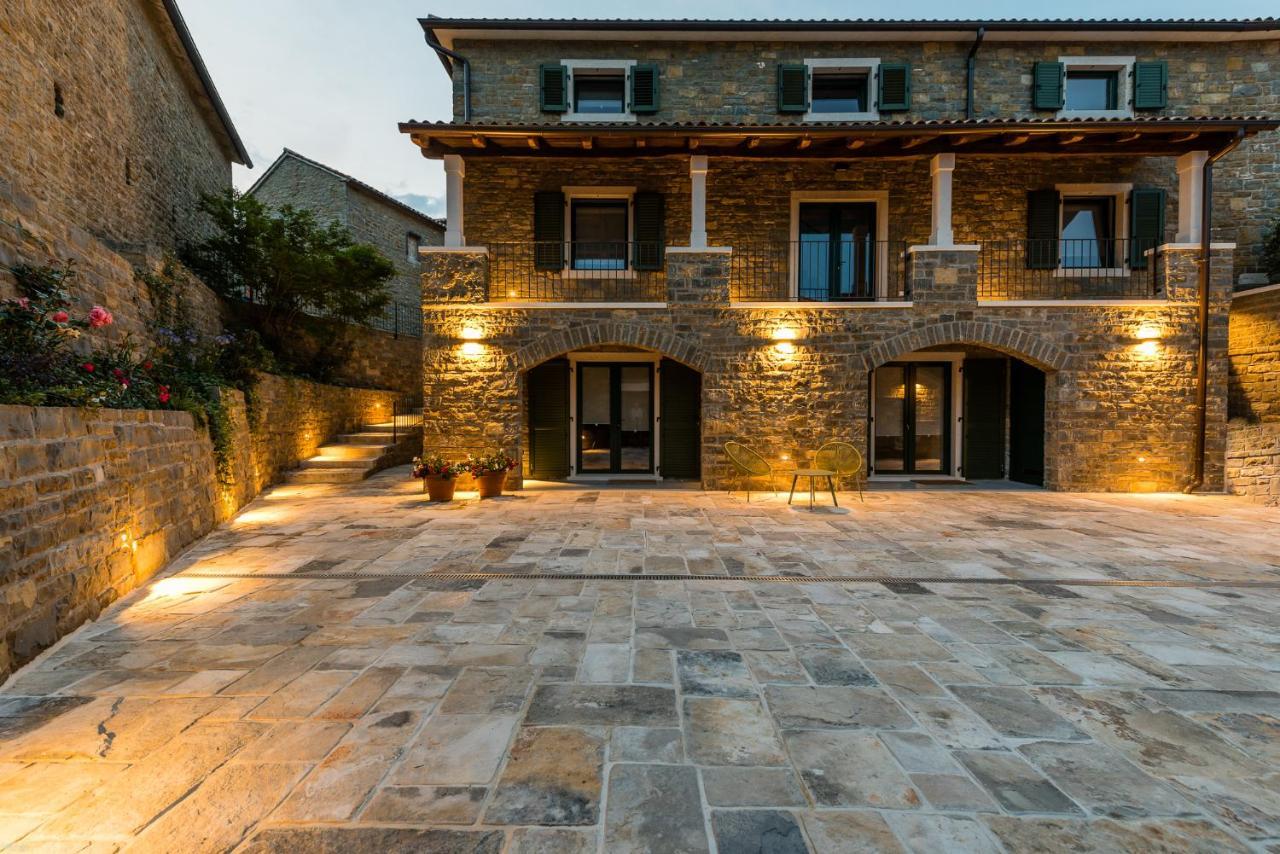 Ferienwohnung L'Abbraccio Della Quercia Momjan Exterior foto