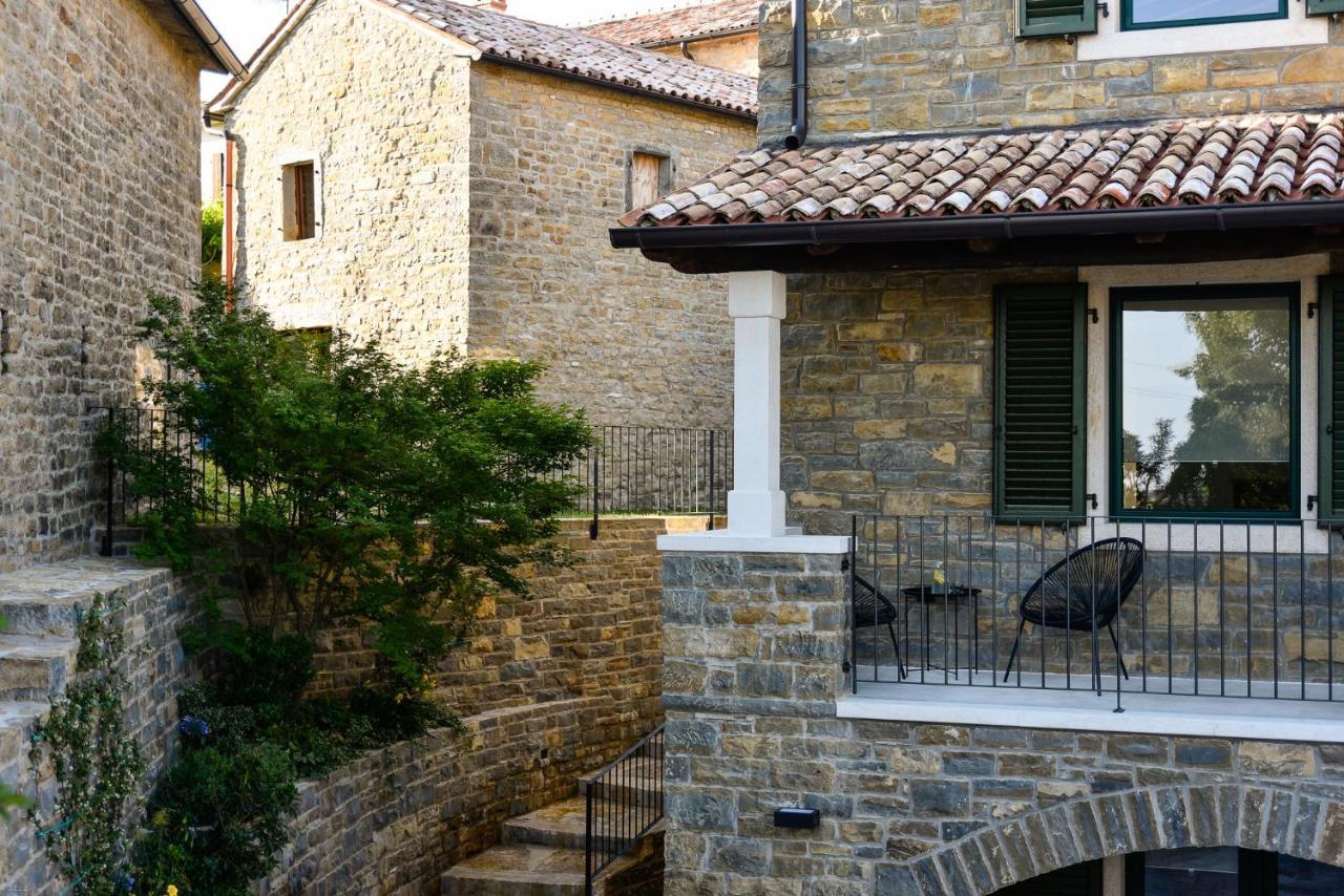 Ferienwohnung L'Abbraccio Della Quercia Momjan Exterior foto