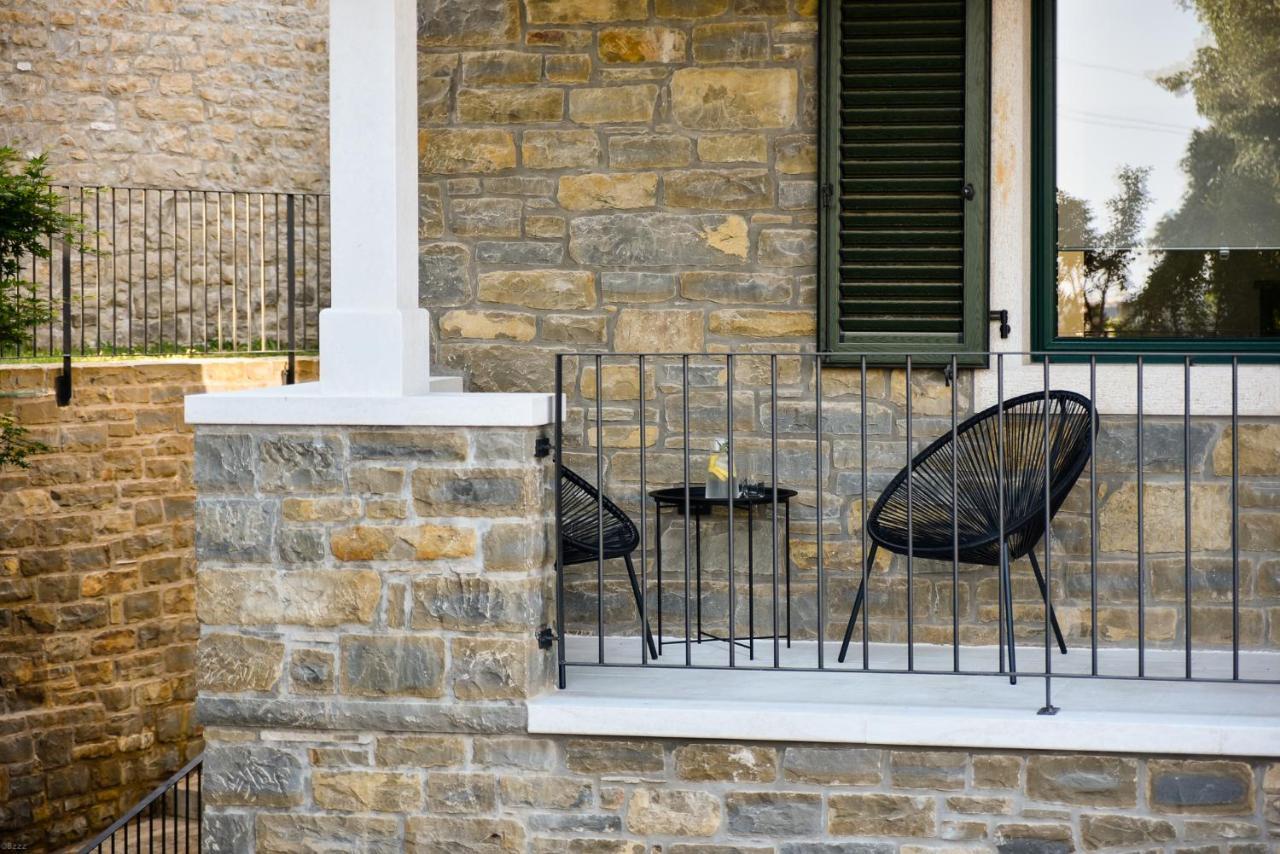 Ferienwohnung L'Abbraccio Della Quercia Momjan Exterior foto