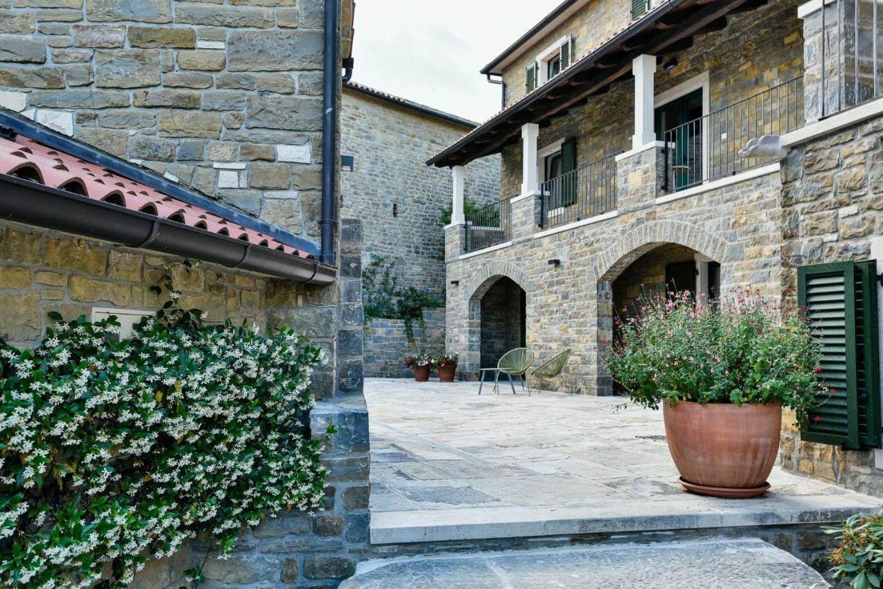 Ferienwohnung L'Abbraccio Della Quercia Momjan Exterior foto