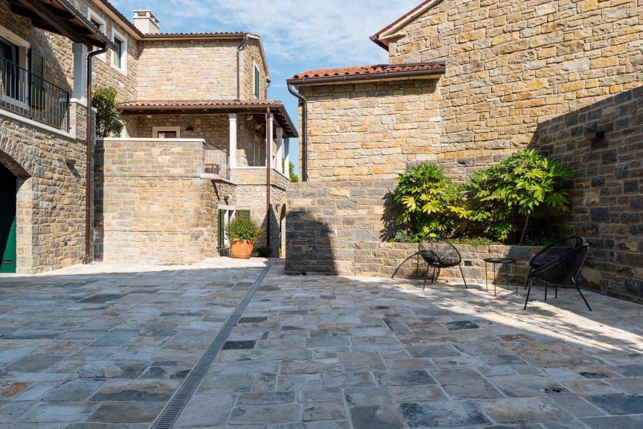 Ferienwohnung L'Abbraccio Della Quercia Momjan Exterior foto
